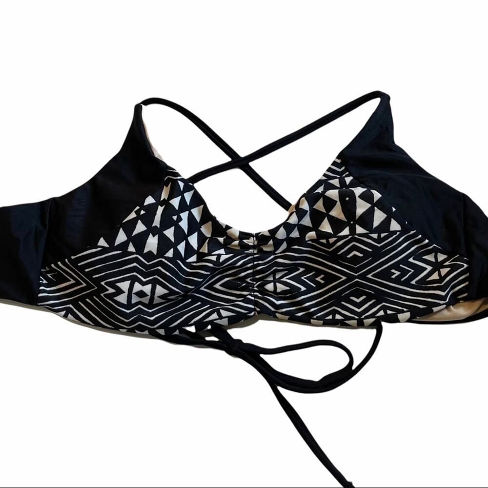 VANILLA/BEACH Swim Bikini Top B&W Geometric NWT M
